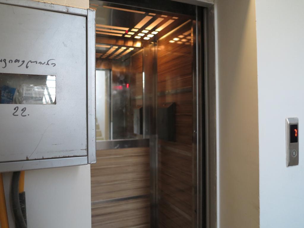 Samatsa Georgia Apartamento Tbilisi Exterior foto